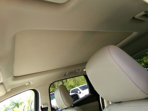 Used 2019 Ford Escape Titanium AWD/4WD image 18
