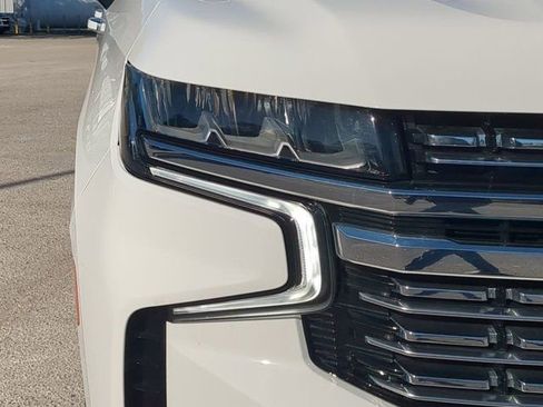 Used 2024 Chevrolet Suburban Premier image 9