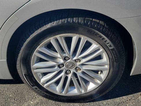 Used 2013 Lexus ES 350 w/ Luxury Pkg image 8