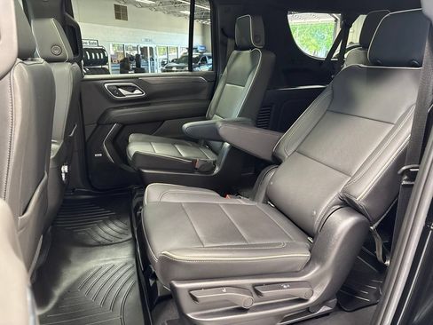 Used 2022 GMC Yukon XL SLT w/ SLT Premium Package AWD/4WD image 51