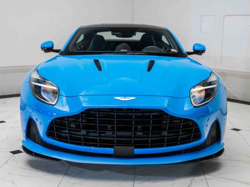 Used 2024 Aston Martin DB12 Coupe image 7