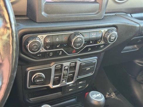 Used 2018 Jeep Wrangler Unlimited Sport S AWD/4WD image 14