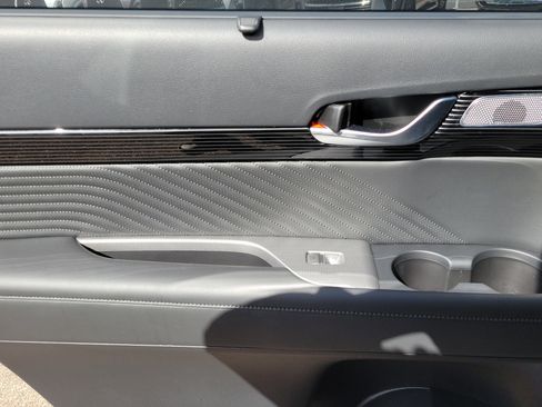 Used 2023 Hyundai Palisade Calligraphy image 7