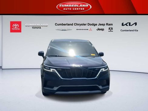 Used 2022 Kia Carnival LX image 3