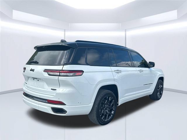 Used 2023 Jeep Grand Cherokee L Summit AWD/4WD image 10