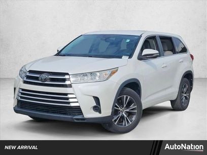 Used 2017 Toyota Highlander LE