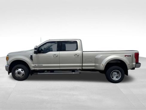 Used 2017 Ford F350 Lariat w/ FX4 Off-Road Package AWD/4WD image 9