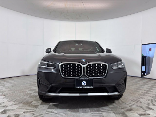 Used 2024 BMW X4 xDrive30i w/ Premium Package AWD/4WD image 2