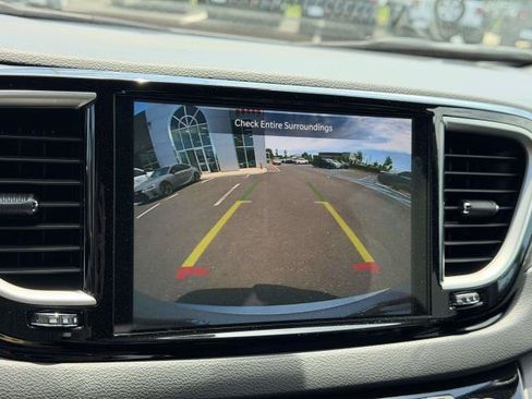 New 2026 Chrysler Voyager LX FWD image 17