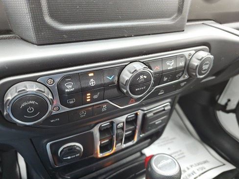 Used 2022 Jeep Gladiator Willys image 25