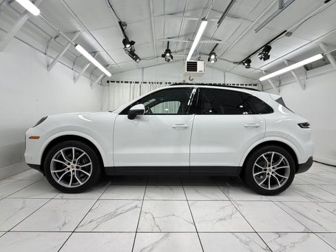 Certified 2025 Porsche Cayenne image 15