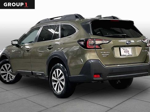 Used 2024 Subaru Outback Premium AWD/4WD image 12