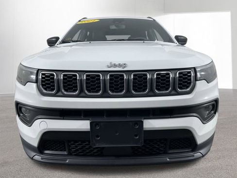 Used 2024 Jeep Compass Latitude image 44