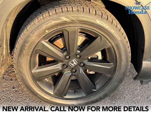 Used 2025 Honda Pilot Black Edition image 8