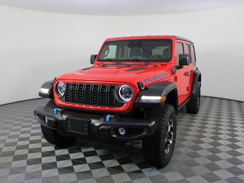 Used 2025 Jeep Wrangler Unlimited Rubicon 4xe w/ Convenience Group AWD/4WD image 20