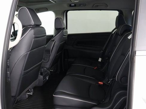 New 2026 Honda Odyssey Touring image 6