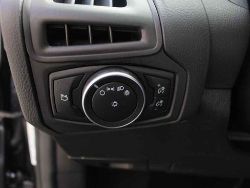 Used 2017 Ford Focus SE image 13