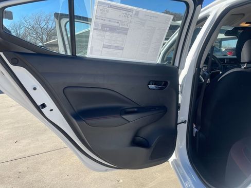 New 2025 Nissan Versa SR w/ Trunk Package FWD image 28