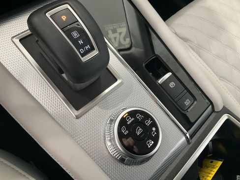 Used 2024 Mitsubishi Outlander SEL image 13