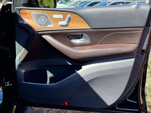 Used 2020 Mercedes-Benz GLE 350 4MATIC w/ Premium Package image 23