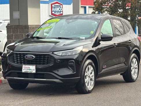 Used 2025 Ford Escape Active AWD/4WD image 8