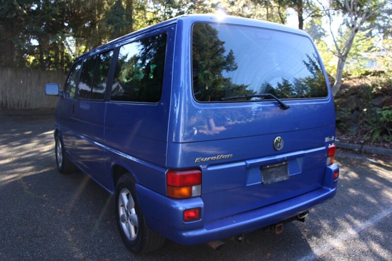Used 2002 Volkswagen Eurovan MV FWD image 4
