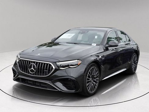New 2026 Mercedes-Benz E 53 AMG e 4MATIC Sedan image 3