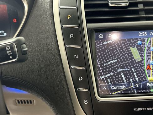 Used 2019 Lincoln Nautilus Reserve FWD image 20