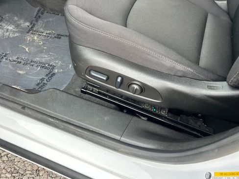 Used 2024 Chevrolet Malibu LT image 31