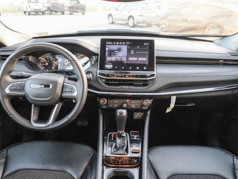 Used 2025 Jeep Compass Latitude w/ Altitude Special Edition AWD/4WD image 13