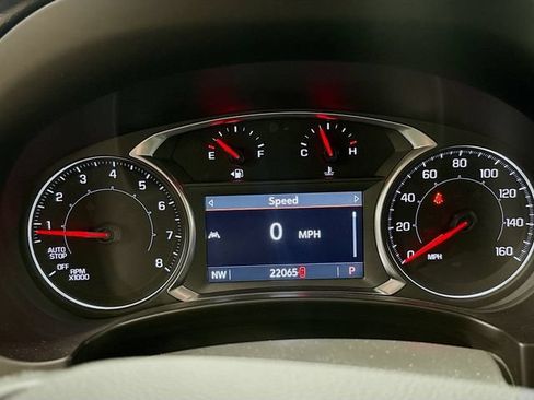 Used 2024 GMC Terrain SLT w/ Tech Package AWD/4WD image 13