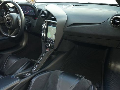 Used 2020 McLaren 720S Spider image 18