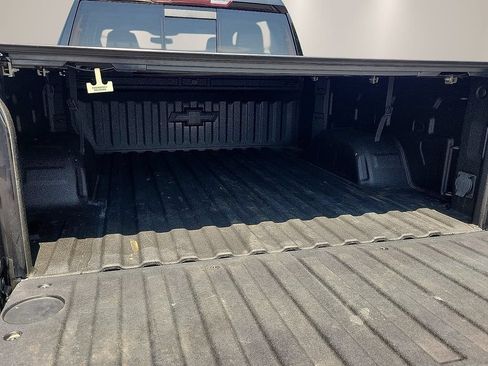 Used 2021 Chevrolet Silverado 1500 LTZ RWD image 7