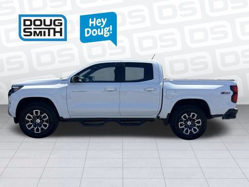 Used 2023 Chevrolet Colorado Z71 w/ Z71 Convenience Package 2 AWD/4WD image 3