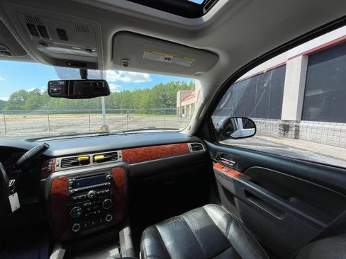Used 2014 Chevrolet Tahoe LT w/ Luxury Package RWD image 32