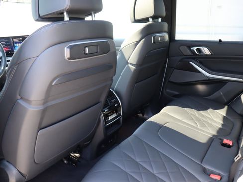Used 2025 BMW X5 M60i image 14
