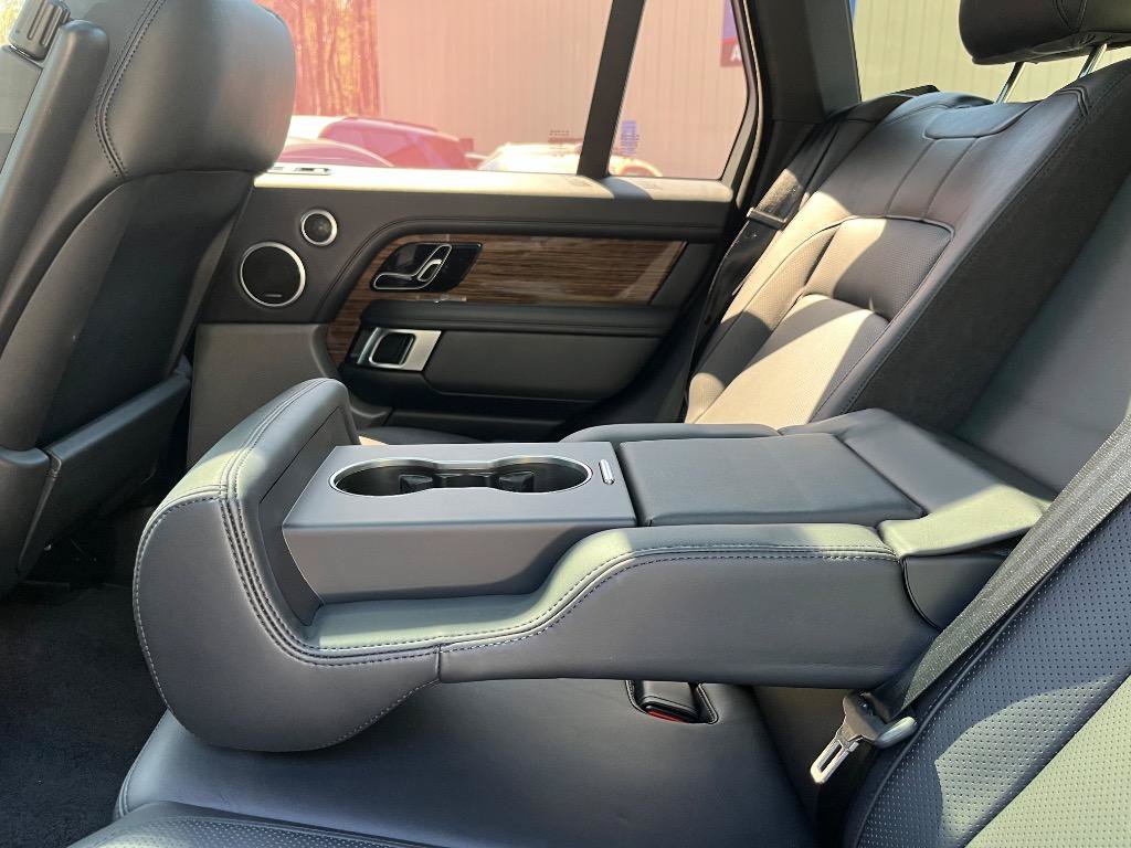 Used 2018 Land Rover Range Rover Supercharged AWD/4WD image 25