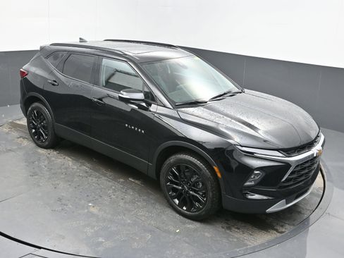 New 2026 Chevrolet Blazer LT w/ Sound & Technology Package FWD image 32