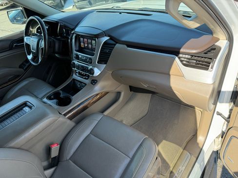 Used 2017 GMC Yukon SLT w/ Enhanced Security Package image 21