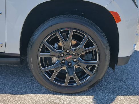 Used 2024 GMC Yukon Denali w/ Max Trailering Package AWD/4WD image 9