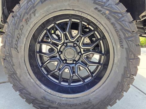 Used 2014 GMC Sierra 1500 SLT w/ All-Terrain Package AWD/4WD image 13