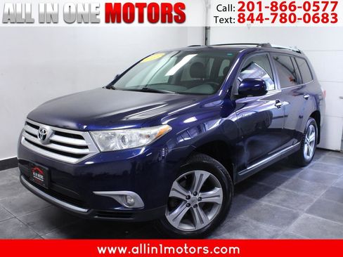 Used 2011 Toyota Highlander Limited w/ Tow Pkg AWD/4WD image 1