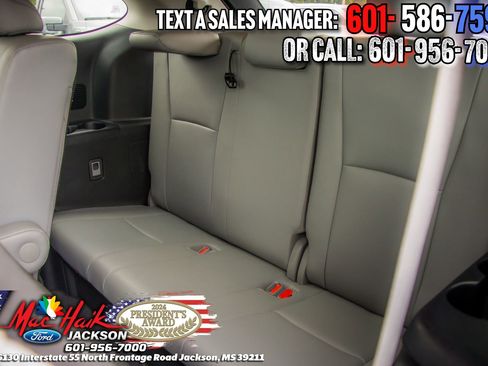 Used 2020 Toyota Highlander XLE FWD image 11