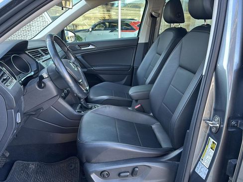 Used 2018 Volkswagen Tiguan SE image 11