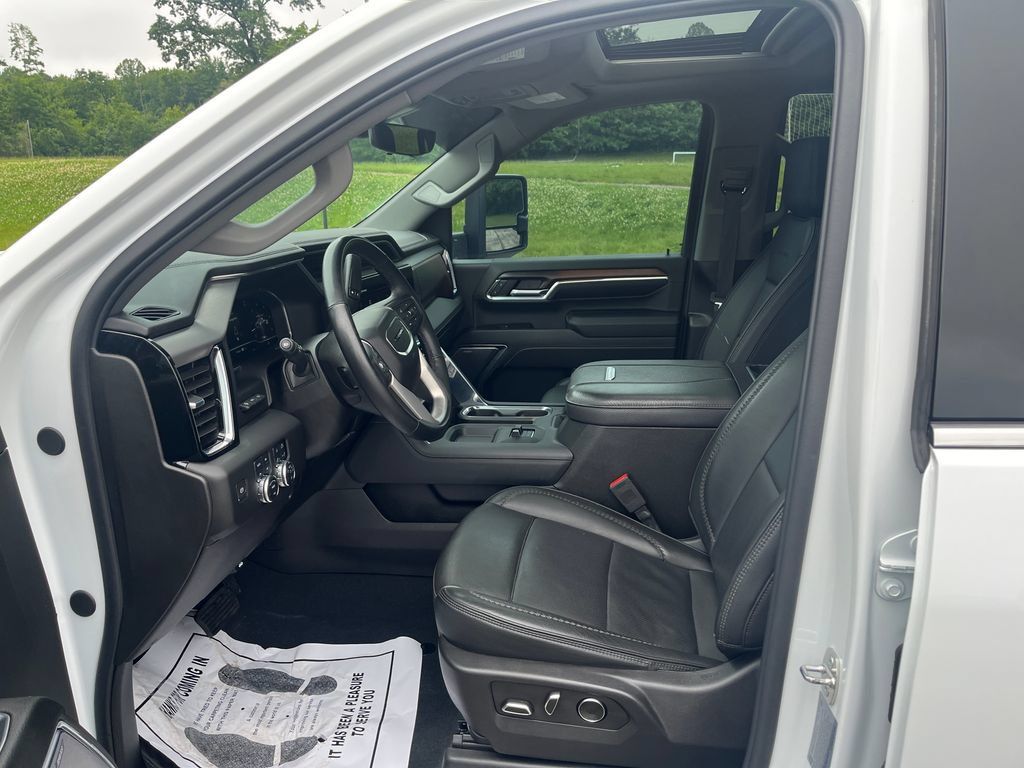 Used 2024 GMC Sierra 2500 Denali w/ Denali Reserve Package AWD/4WD image 9