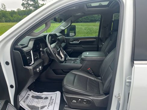 Used 2024 GMC Sierra 2500 Denali w/ Denali Reserve Package AWD/4WD image 9