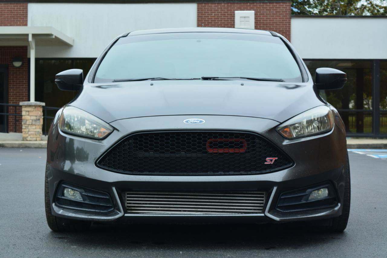 Used 2016 Ford Focus ST FWD image 2