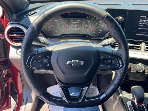 Used 2024 Chevrolet Trax RS w/ Driver Confidence Package FWD image 11