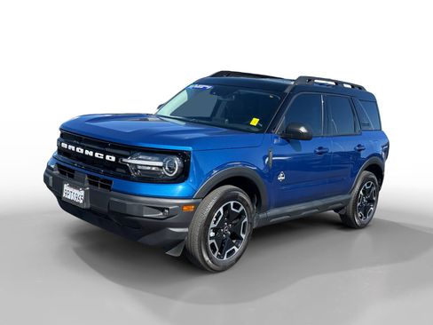 Used 2024 Ford Bronco Sport Outer Banks w/ Tech Package AWD/4WD image 1