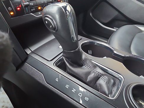 Used 2019 Ford Explorer XLT w/ Equipment Group 202A image 28